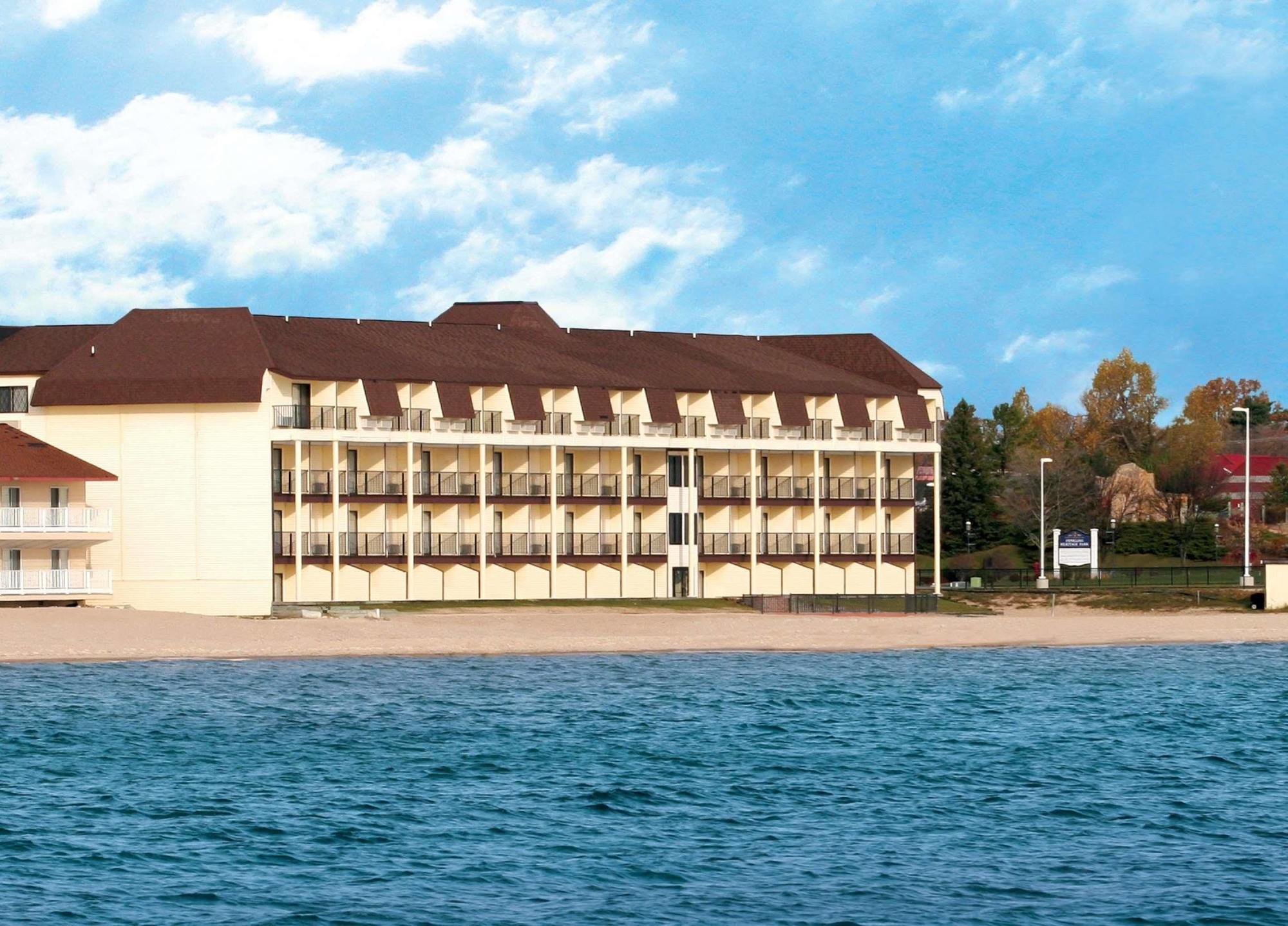 Best Western Plus Dockside Waterfront Inn Mackinaw City Ngoại thất bức ảnh
