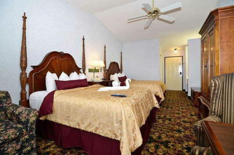 Best Western Plus Dockside Waterfront Inn Mackinaw City Ngoại thất bức ảnh
